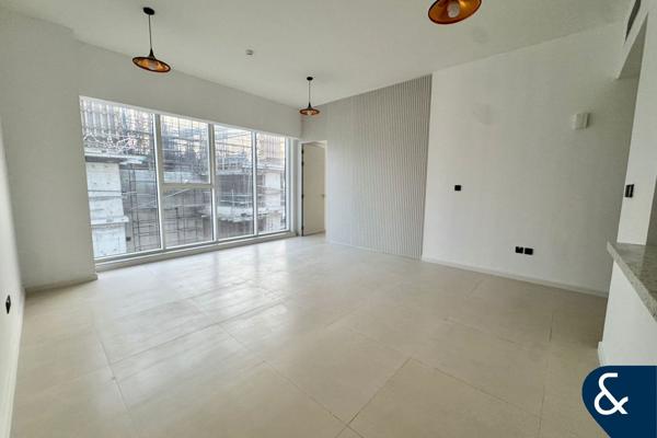 Large Layout | 1 Bedroom + Study | V.O.T